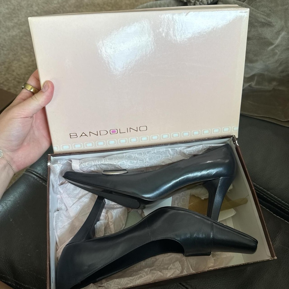 Bandolino Classic Black Heels NEVER WORN